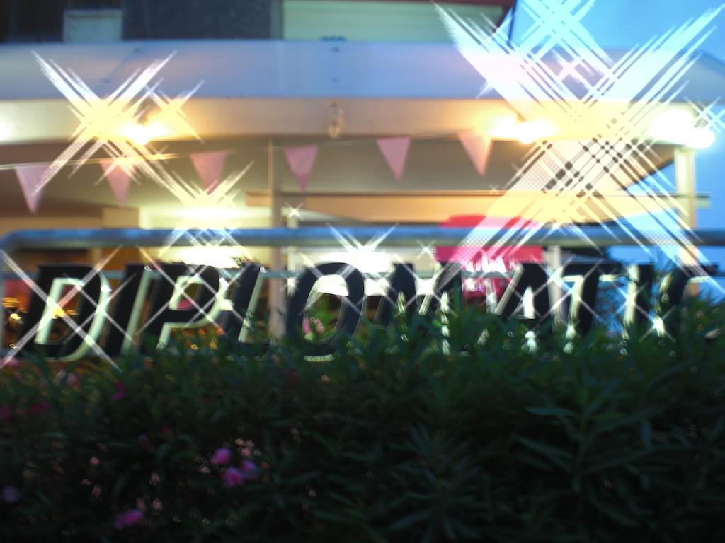 Hotel Diplomatic Riccione Bagian luar foto