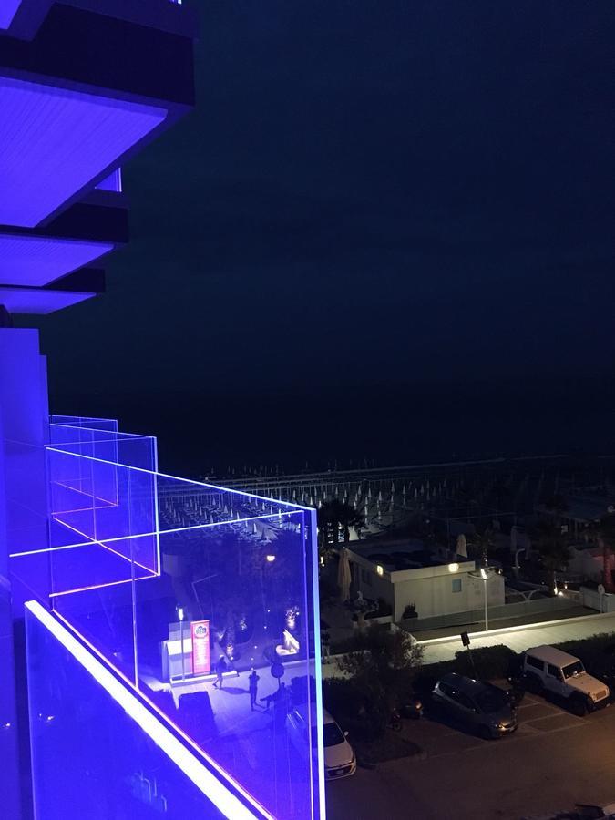 Hotel Diplomatic Riccione Bagian luar foto