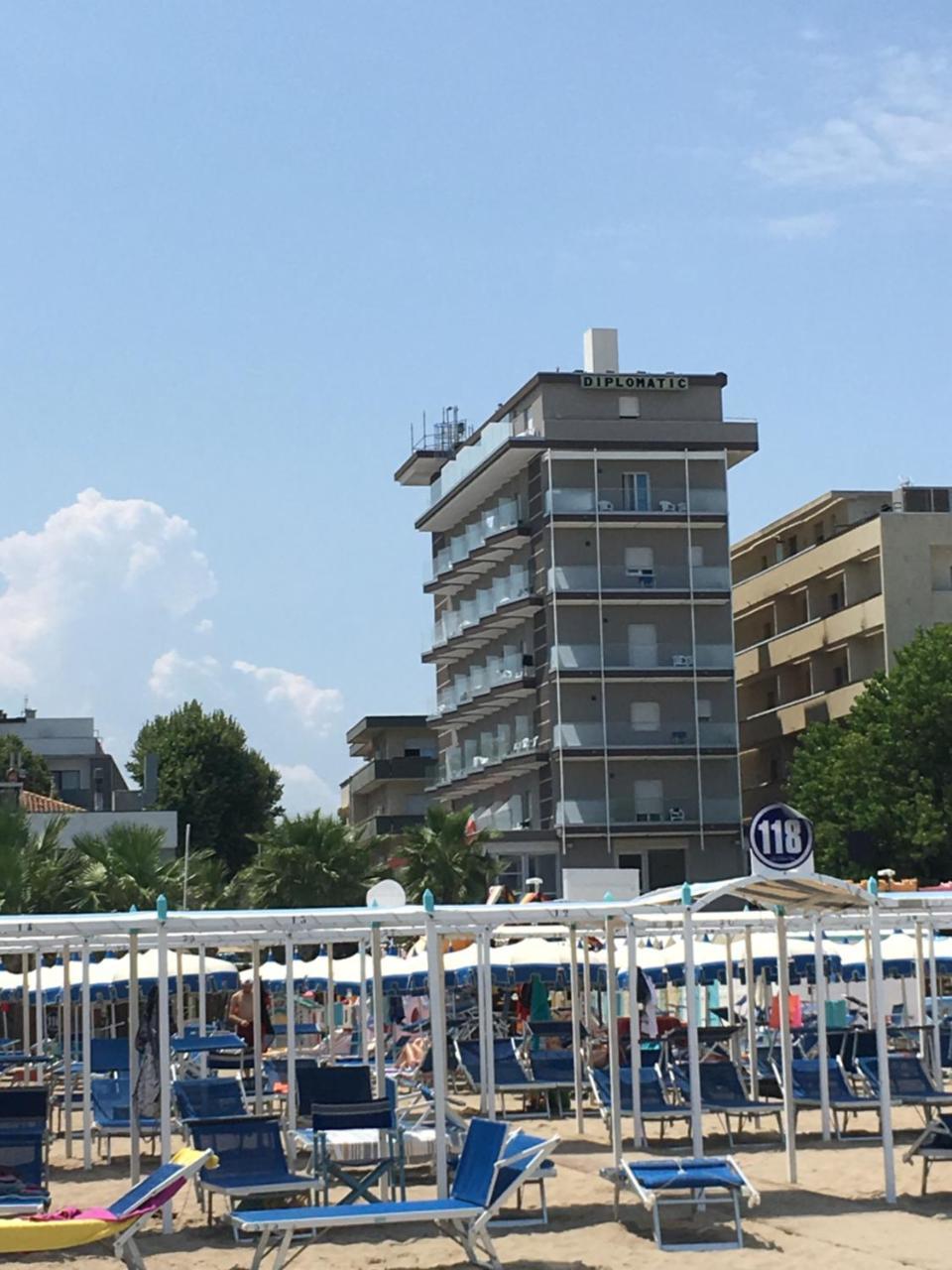 Hotel Diplomatic Riccione Bagian luar foto