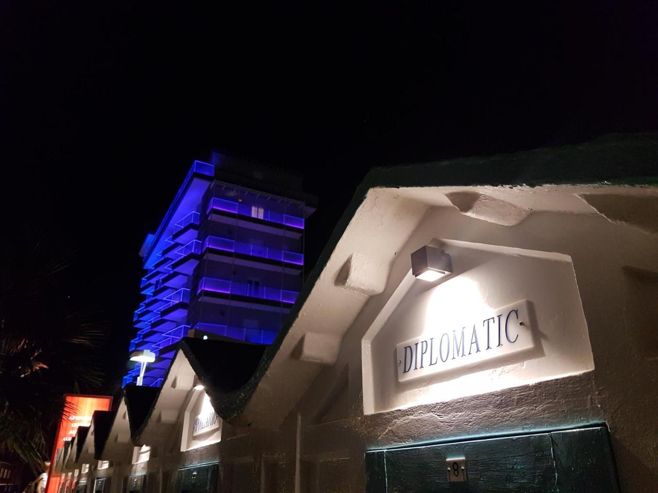 Hotel Diplomatic Riccione Bagian luar foto